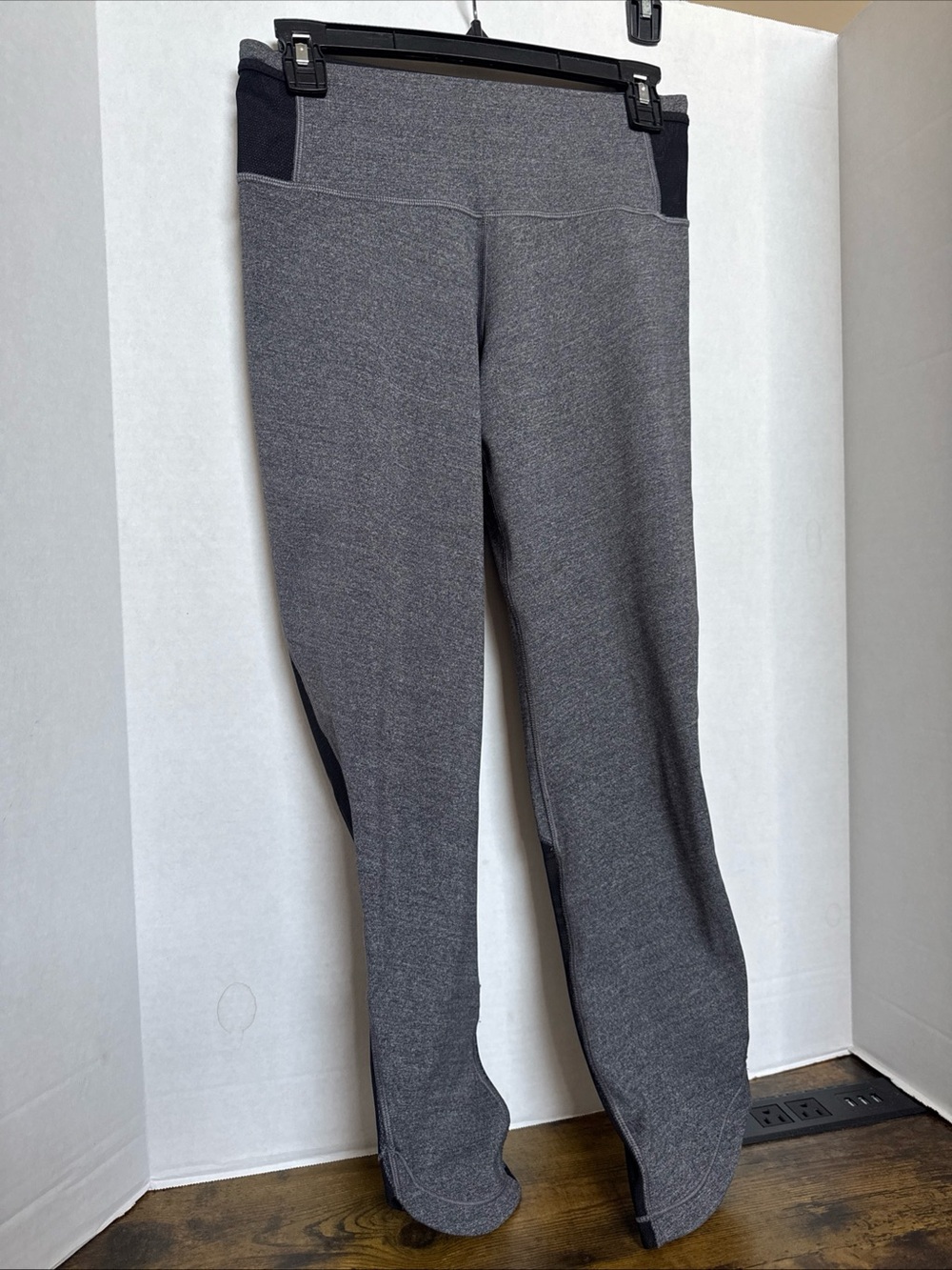Lululemon Run Around Heathered Black Gray Tight Leggings Size 8 Mesh EUC W5AM1S